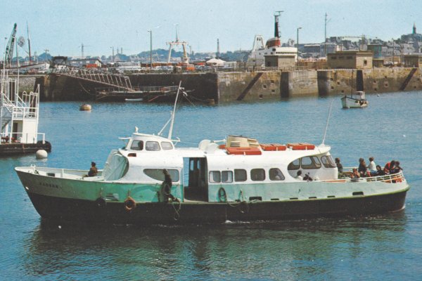 Saint-Malo (Annes 60) - Kadarn aux couleurs des Vedettes Blanches